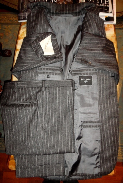 アットリーニ Cesare Attolini】秋冬向け ストライプ柄グレースーツ 52