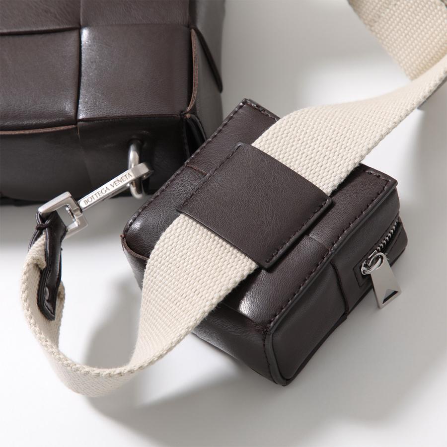 BOTTEGA VENETA（ボッテガ・ヴェネタ） バッグ CASSETTE カセット