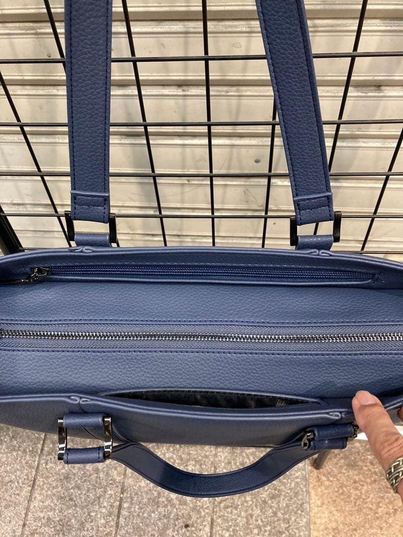 GUSCIO(グッシオ)『新品未使用』《牛革》レザートートバッグ