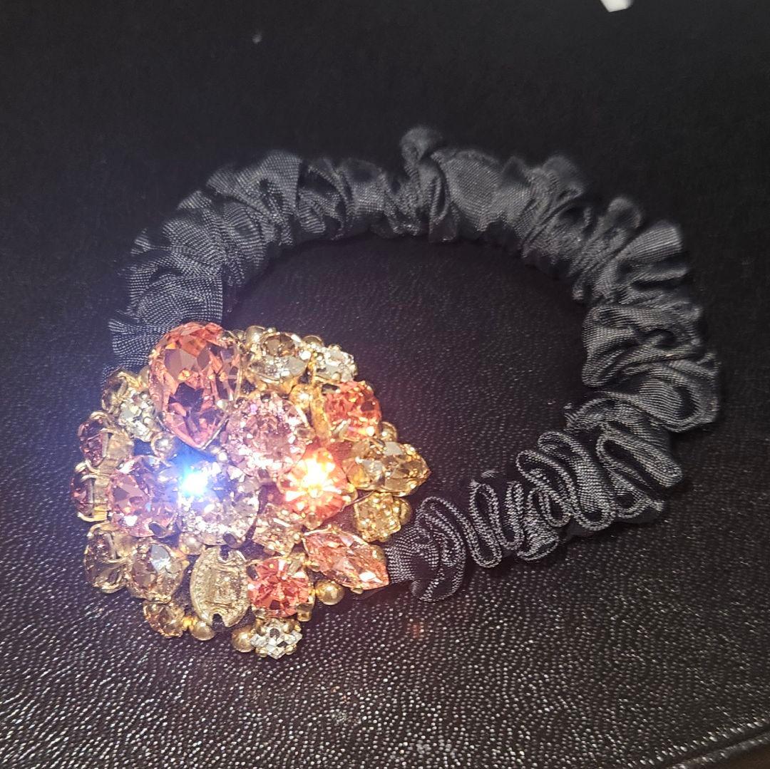 スワロフスキー　シュシュ　ヘアゴム 楽天市場】スワロ シュシュの通販