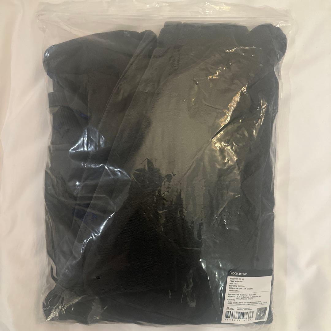 TWICE ポップアップ フードジップ パーカー - メルカリ