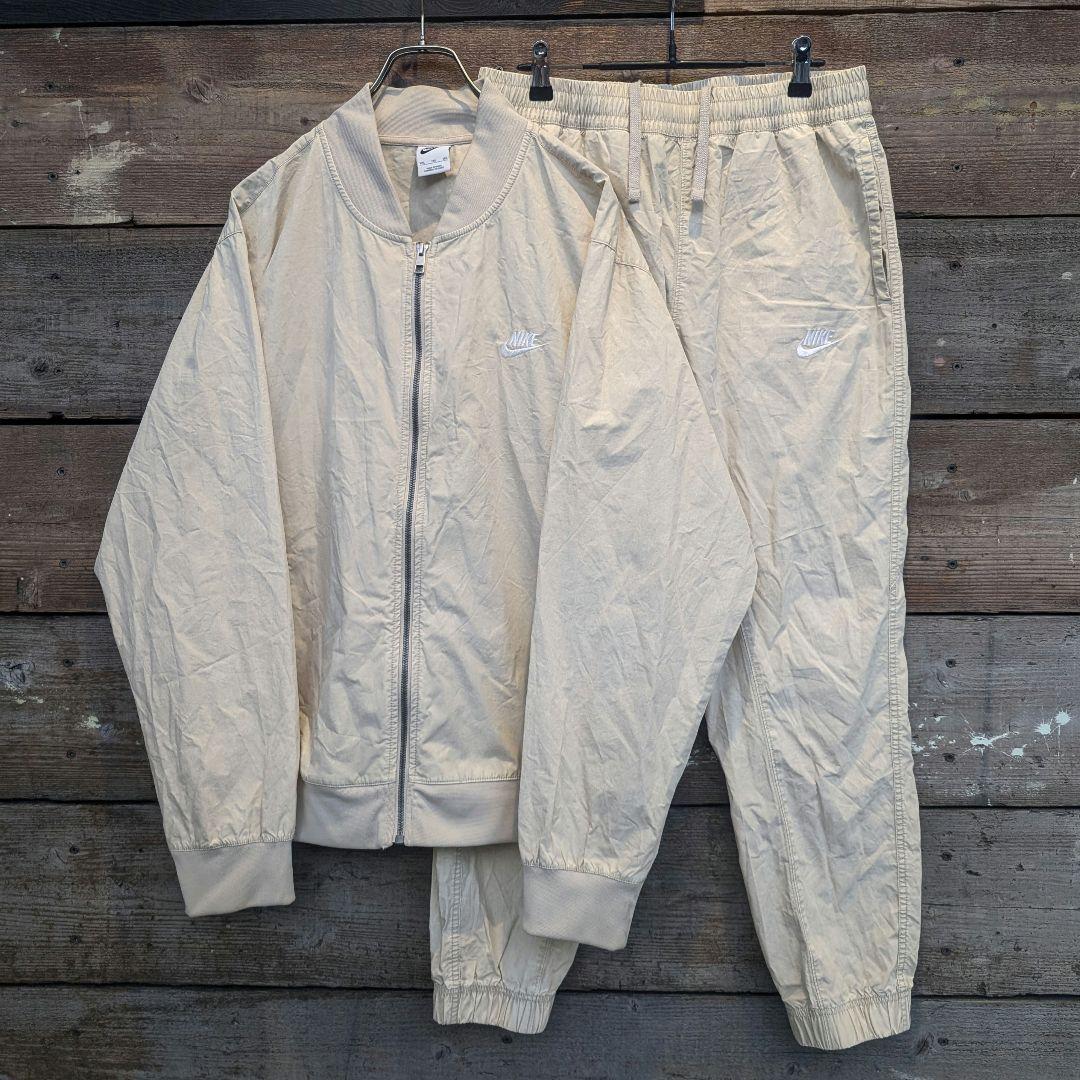 NIKE　シェルナイロン　刺繍　シャカシャカ　セットアップ上下　ジップ　ベージュ 新品 Lsize 定価3 1万 ナイキ 上下セットアップ テックフリース