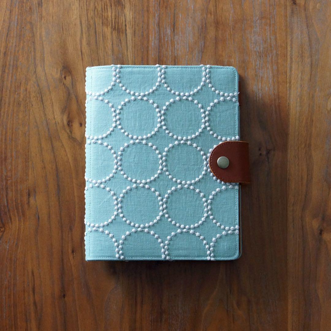 ミナペルホネン　タンバリン　A5リングバインダー20穴手帳 システム手帳 A5 20穴 手帳カバー 2026年 ブックカバー バインダー